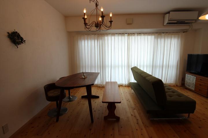 土間空間や大容量ウォークインをメインとしたレトロなカフェ風スタイルリノベ