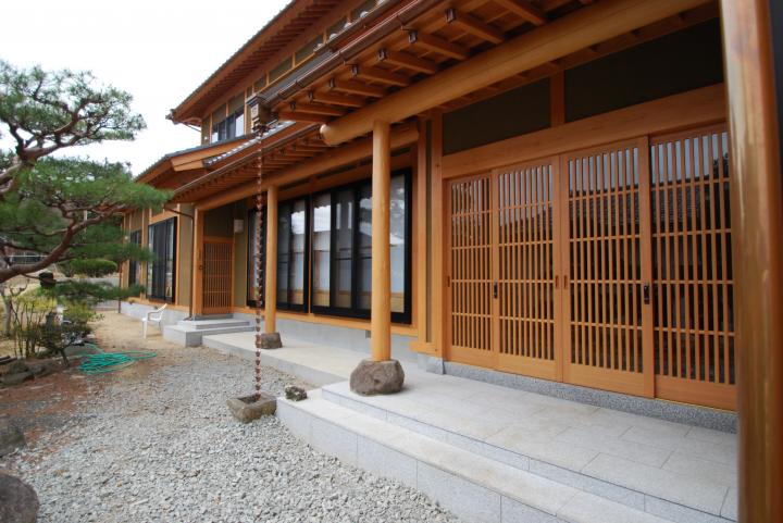 カラカサノイエ