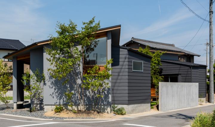 祖父江町の家／角地に建つ平屋の住まい