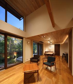 竹景の舎　－竹林を借景する市中の山居ｰ