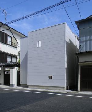 ニワカラハジマルイエ