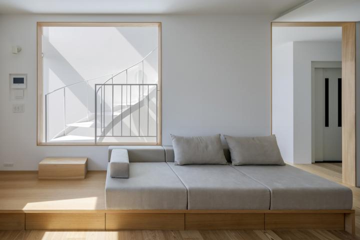 廻廂（かいそう）の家