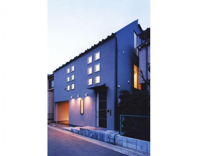 ひばりが丘の家(2つの鉄骨階段のある家）