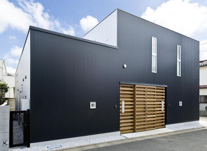 中庭を挟んだ二世帯住宅