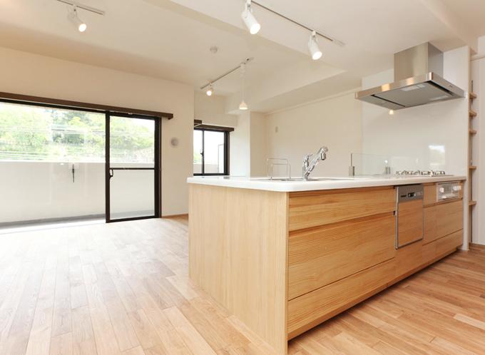 無垢の質感を研ぎ澄ましたマンションリフォーム