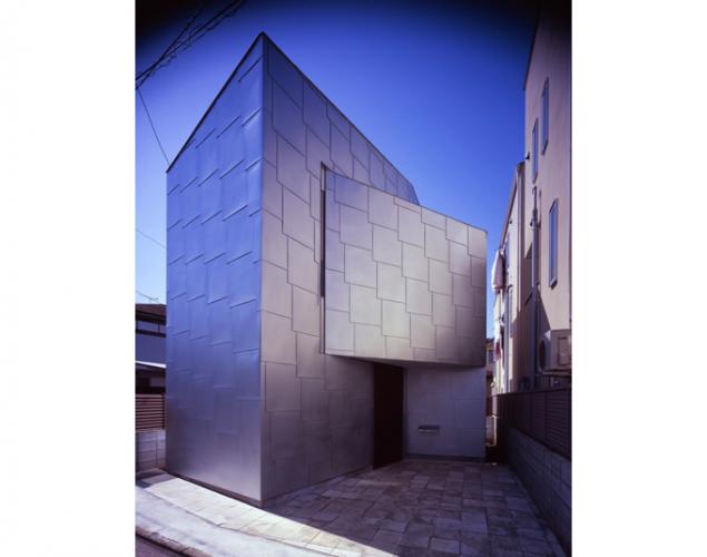 House_EN - 妻はキッチン・夫は外壁の家 -