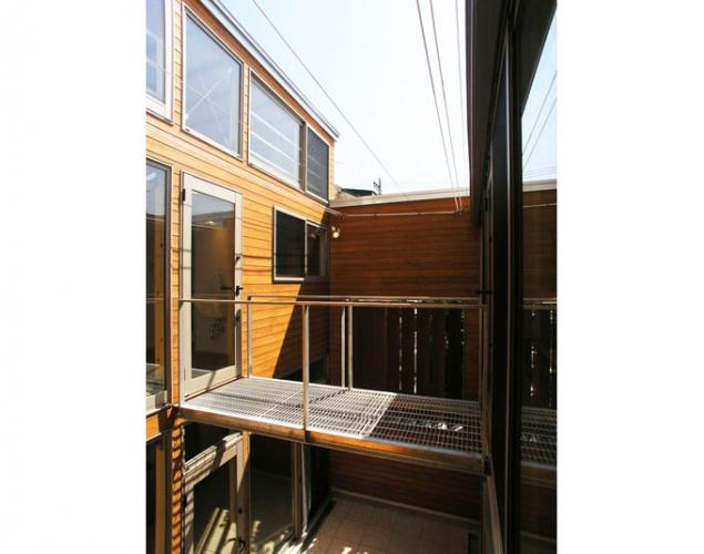  中庭とアトリウムのある住宅