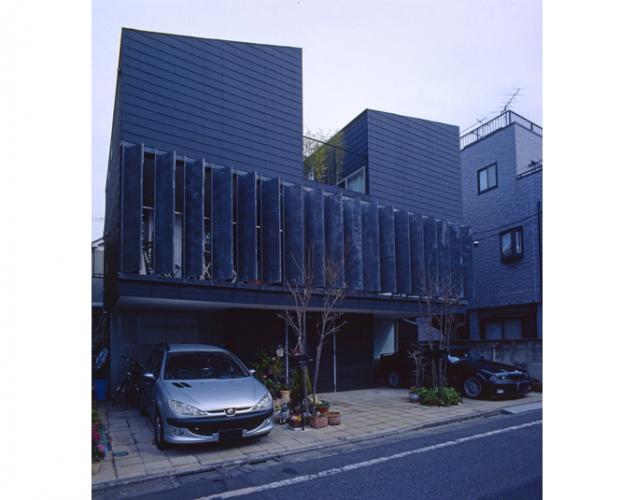 House_TTN - 三世帯同居の集合住宅 -