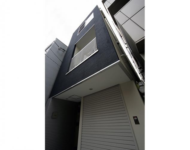 １階店舗２階賃貸住居３階オーナー住居の狭小住宅
