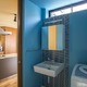 ブルーをキーカラーにした洗面所