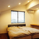 敷地条件を最大限引き出し魅力たっぷりの空間を実現させた、景色の良い寝室