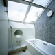 大きなトップライトで空を見ながら入浴