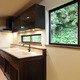 緑溢れる風景を望むキッチン
