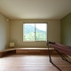 リビングと山並み