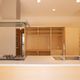 アイランドキッチンと壁面収納