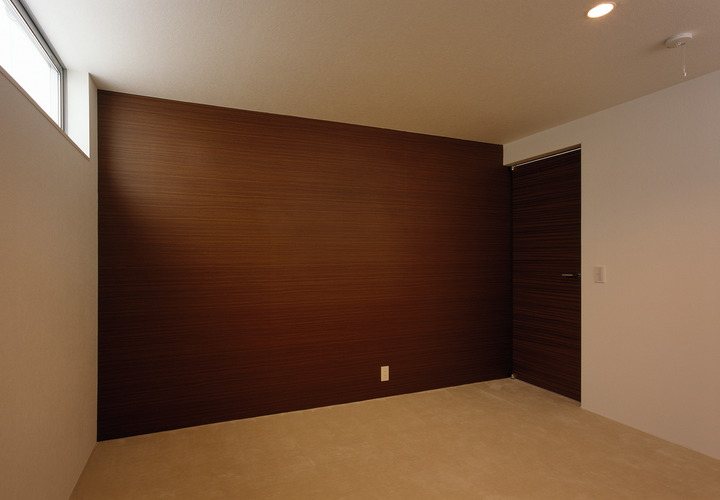 壁一面をドアと同じ素材にし ドアを開けた姿が美しく設計された個室 Fevecasa フェブカーサ 壁一面をドアと同じ素材にし ドアを開けた姿が美しく設計された個室 Fevecasa フェブカーサ