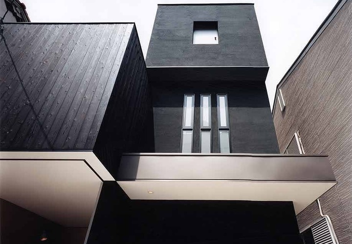 伝統的な和の雰囲気を出した、深みのある外観