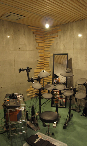 地下の音楽スタジオ