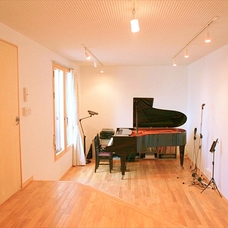 ピアノ室のある家