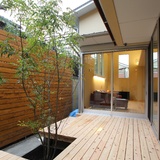 紫竹の家（中庭とビルトインガレージのある住まい）