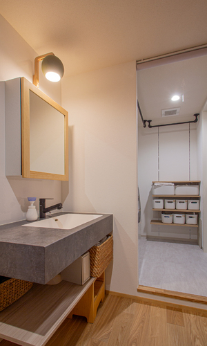 オープンな洗面所