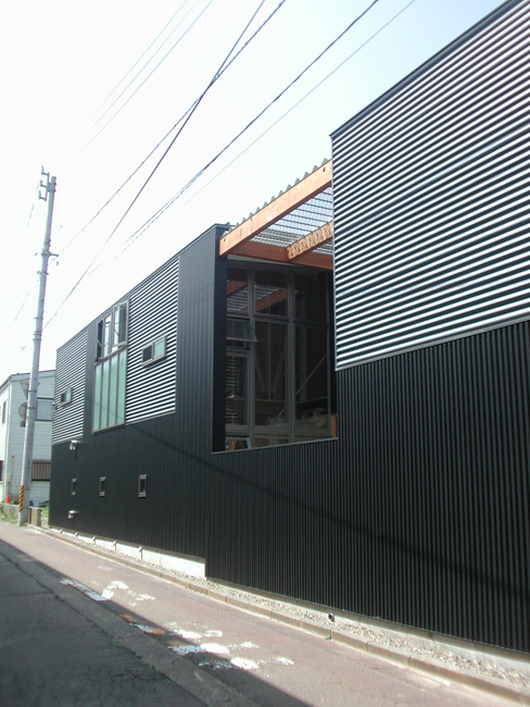 奥行25メートルの極端に細長い住宅