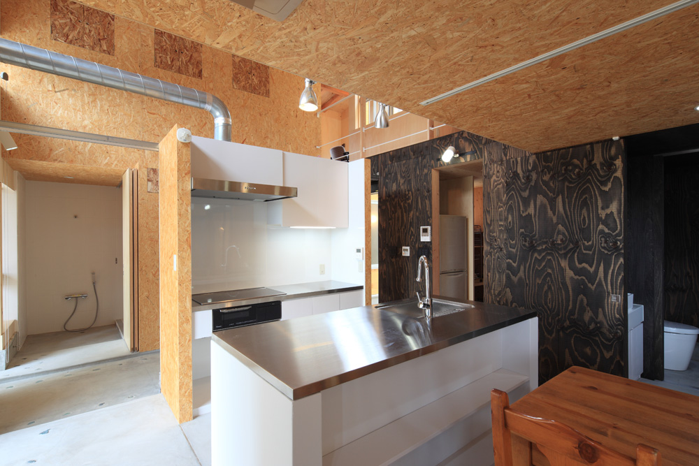 自然のエネルギーを無理なく取り入れて料理を楽しむキッチン