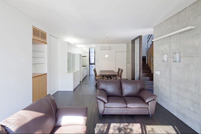 複数の素材感を取り入れたLDK