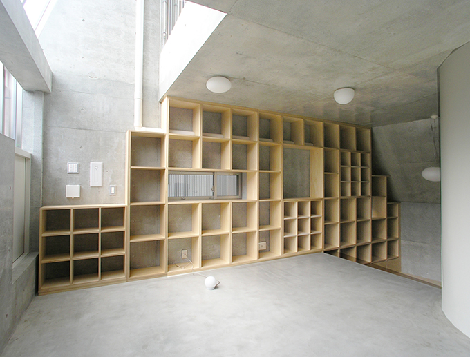 ハイサイドライトで明るいリビングのコアガリ