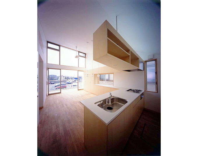 吊戸を吊る事で開放性を持たせたキッチン