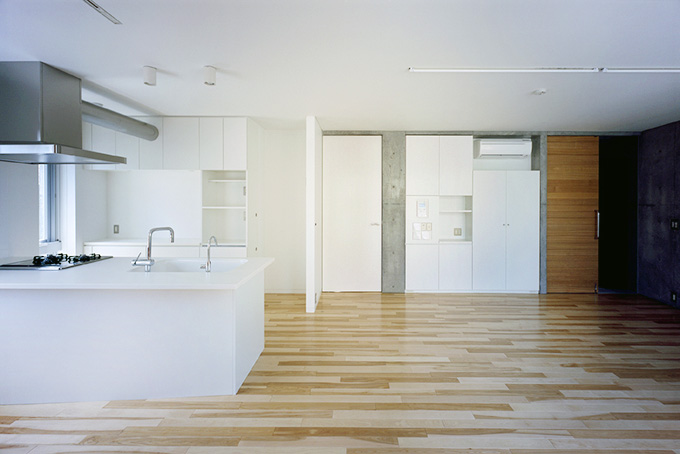 機能的な壁面収納が壁の表情を作る