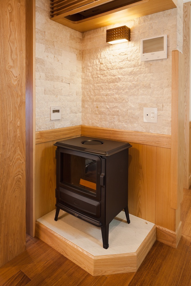 炎を眺めてリラックスできる癒しの薪ストーブ