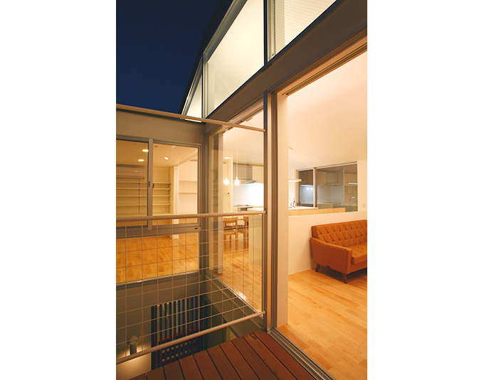 柔らかな灯りが灯るLDK