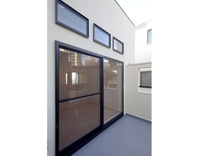 バルコニーから見た外観