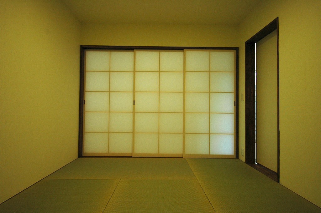心地よい緊張感のモダンな和室