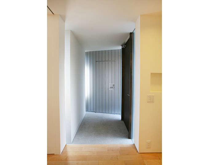 スリットから光が入る