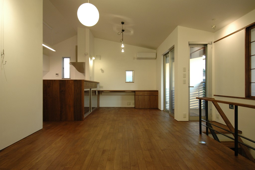 ダイニングキッチンから続くテラス