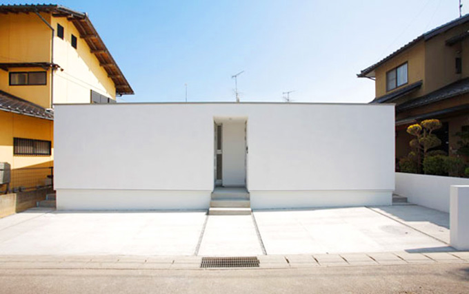 シンプルなファサード