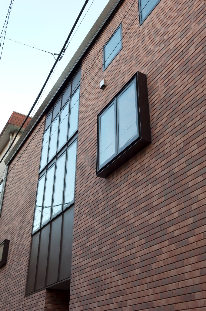 セルロースファイバー断熱にレンガの外壁