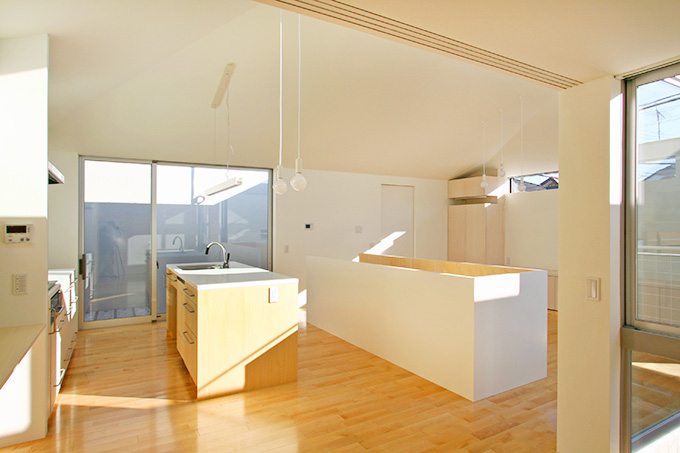 ナチュラルな雰囲気のダイニングキッチン