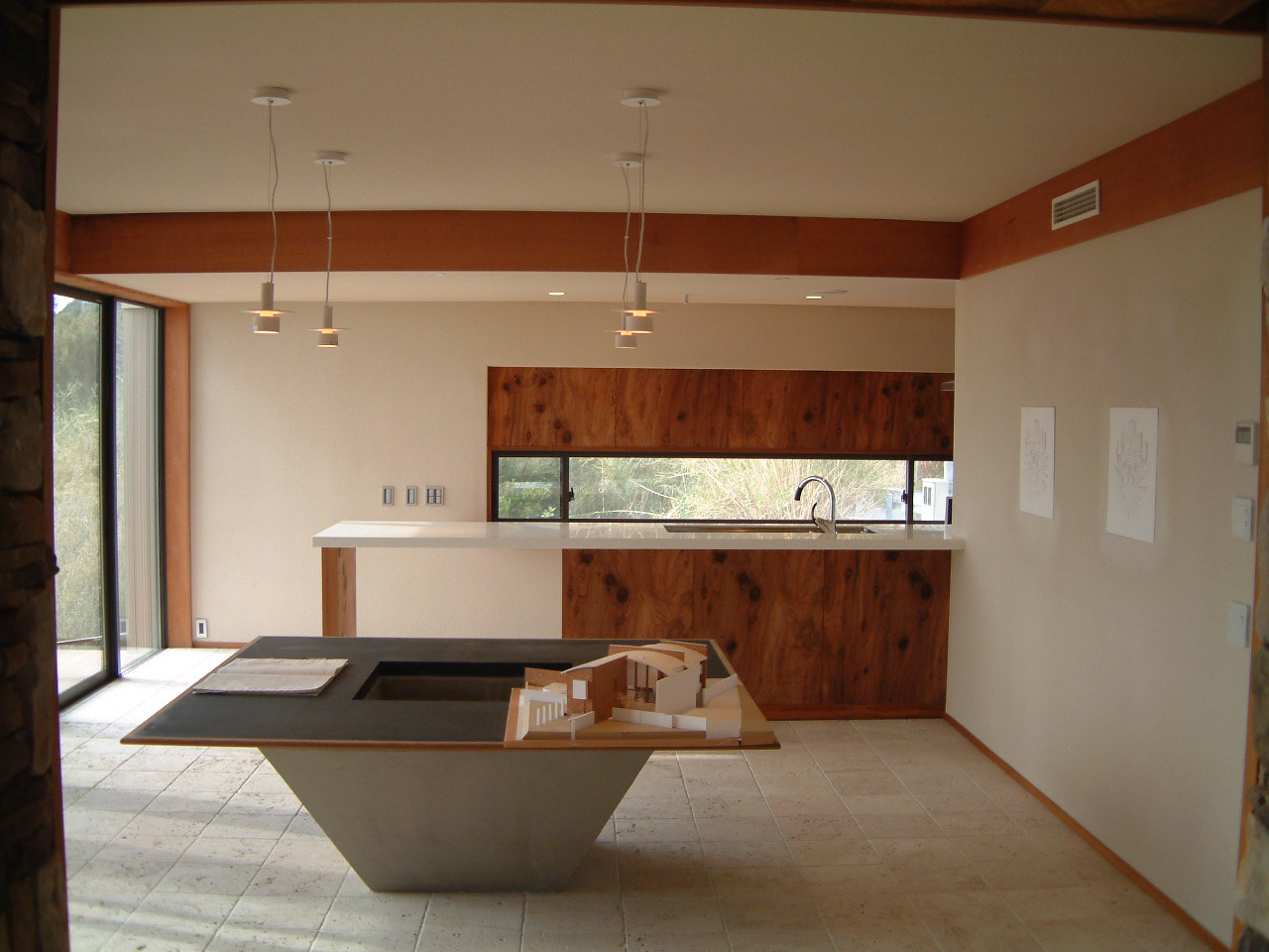 外国のリゾートを思わせるようなダイニングキッチン