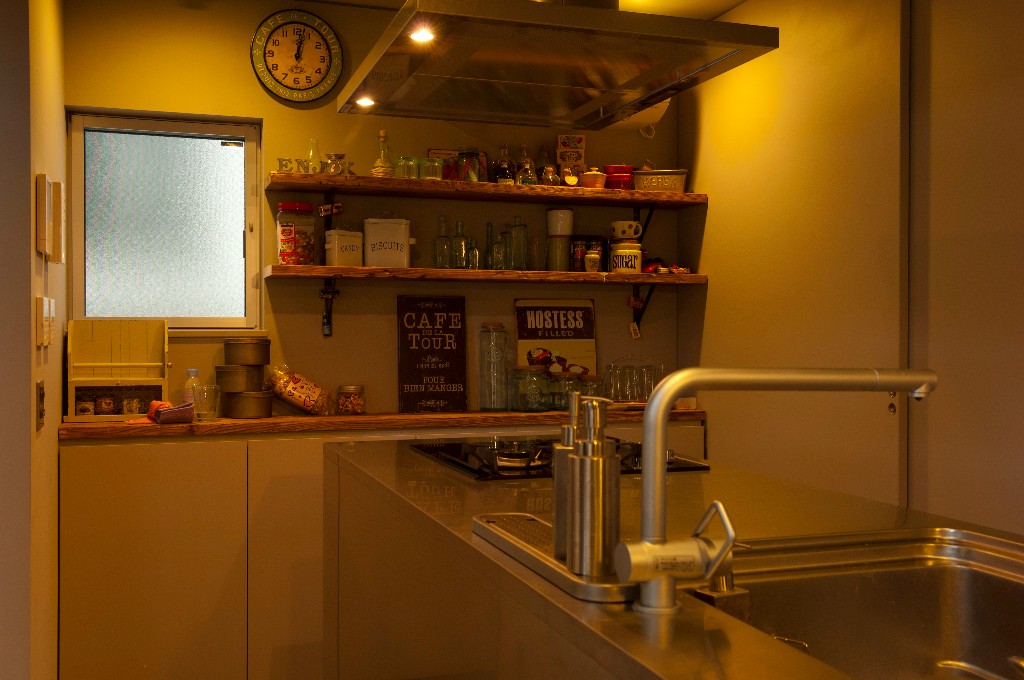 好きな雑貨をディスプレイしながら収納