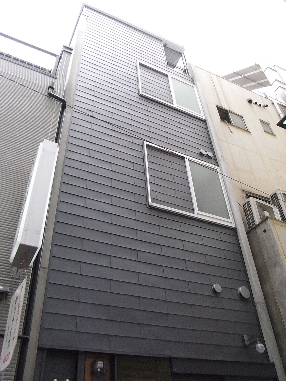 PC造で隣家との間隔を最小限に建物面積を最大化