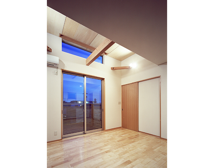 ハイサイドライトから光が差し込む