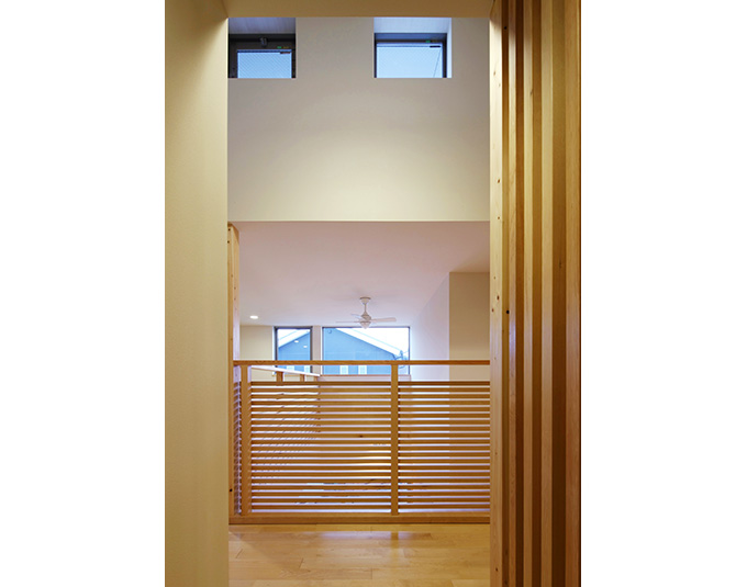 視界を気にしないハイサイドライトで明るい室内