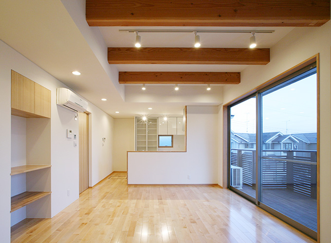 梁がアクセントになるLDK