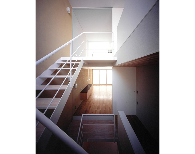 オープンな空間で閉塞感を感じさせない階段スペース