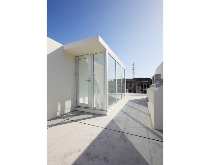 青空が広がる屋上テラス