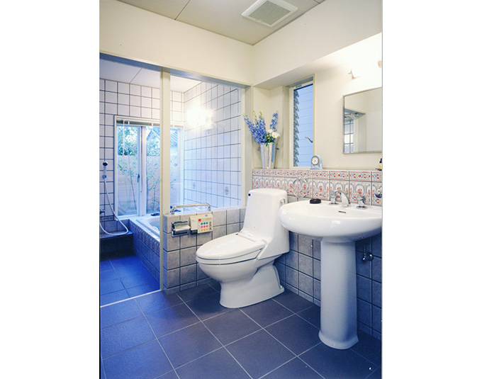 こだわりのタイルでお洒落な水廻り空間