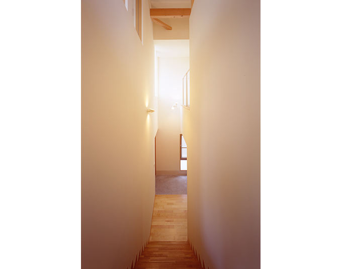 天井高のある階段